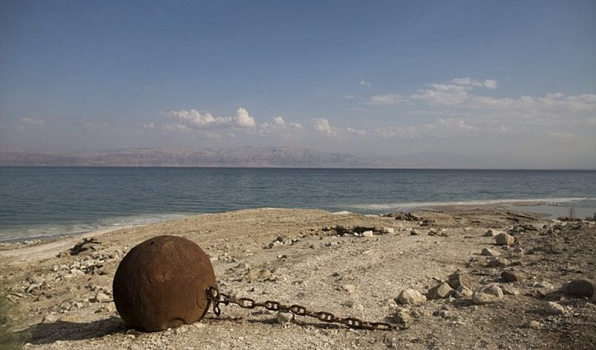Slow death of the Dead Sea Slow death of the Dead Sea