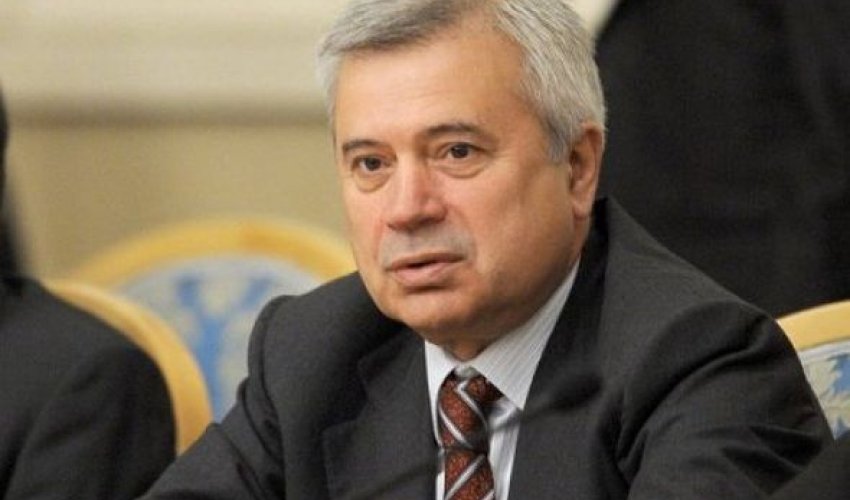 Azərbaycanlı milyarder bir gecədə 800 milyon qazandı