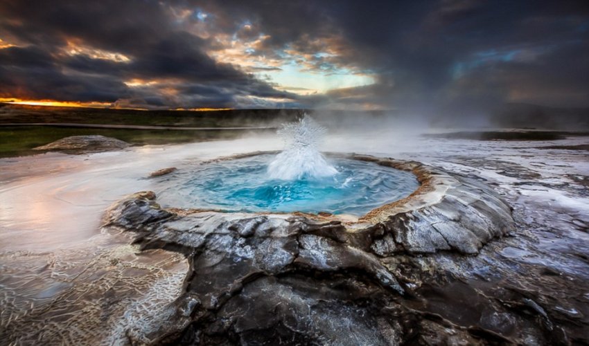 Beautiful hot springs and moment Icelandic geysers bubble