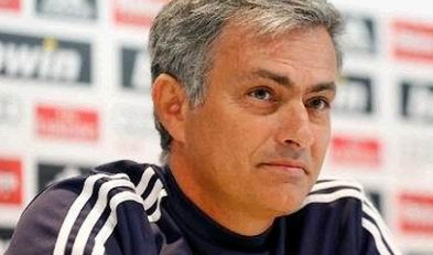 Mourinyo futbol tarixinin ən yaxşı məşqçisi seçildi
