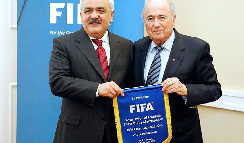 Rövnəq Abdullayev FİFA-nın prezidenti ilə görüşdü