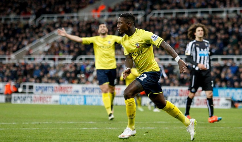 Eljero Elia's double moves Ronald Koeman's side