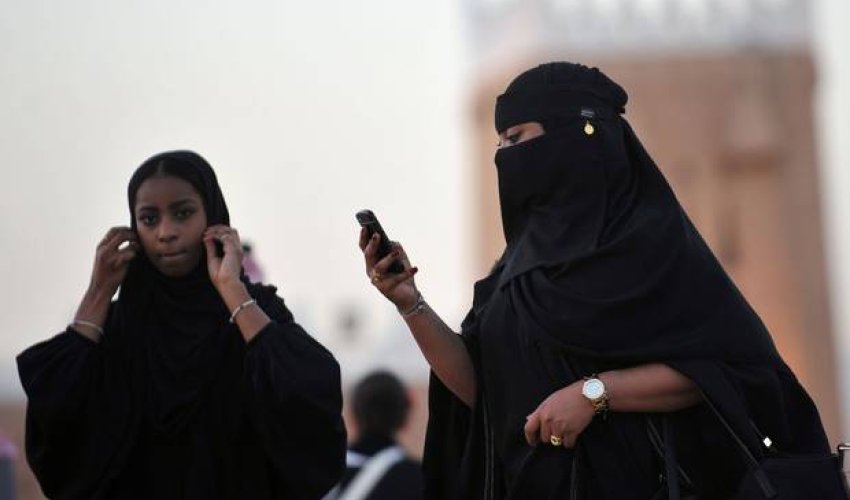 Saudi women hit back at hashtag claiming men 'don't want girls on Twitter' Saudi women hit back at hashtag claiming men 'don't want girls on Twitter'