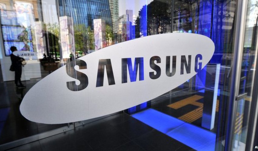 Samsung earnings hit by tumbling mobile sales