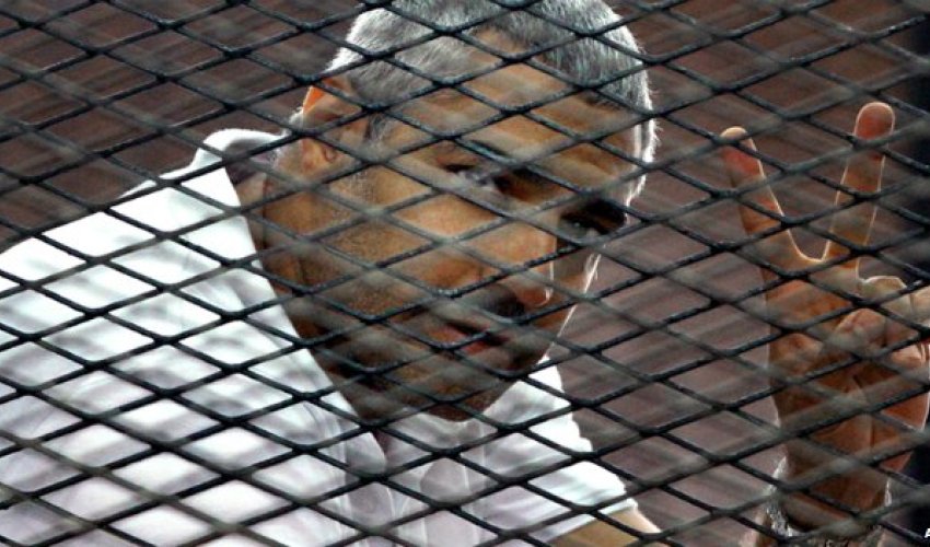 Al-Jazeera journalist Mohamed Fahmy gives up Egypt citizenship