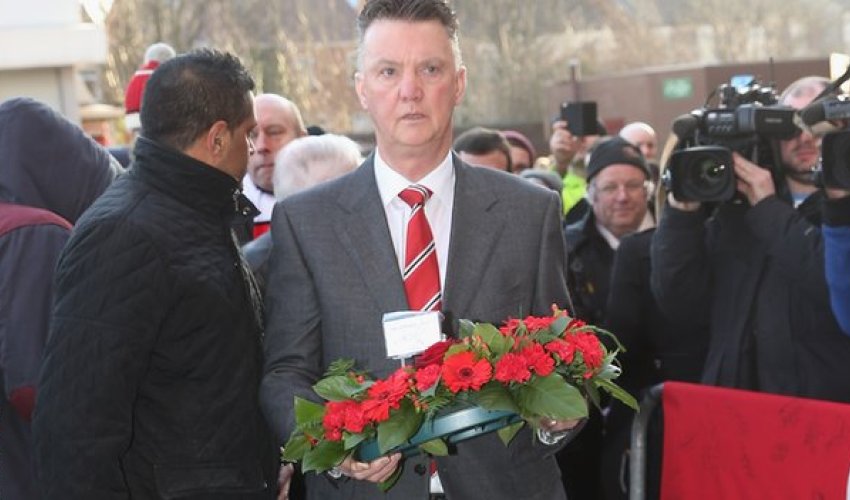 Man Utd manager Louis van Gaal in Munich tribute