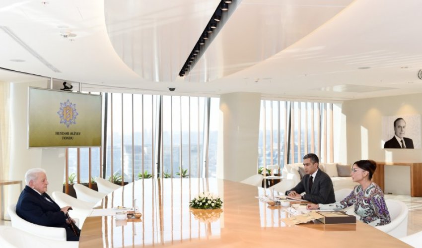 Mehriban Əliyeva xalq artisti Əlibaba Məmmədovla görüşüb