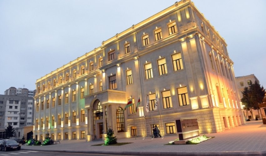 Bakı Ali Neft Məktəbi liderlik mövqeyini saxlayır