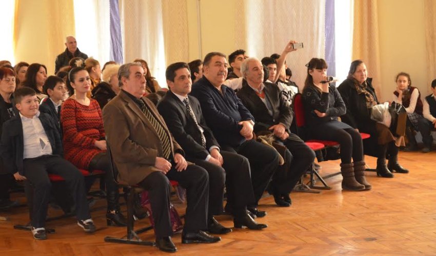 Musiqili Teatrın aktyoru Novruz Qartalla görüş keçirildi - Fotolar Musiqili Teatrın aktyoru Novruz Qartalla görüş keçirildi - Fotolar