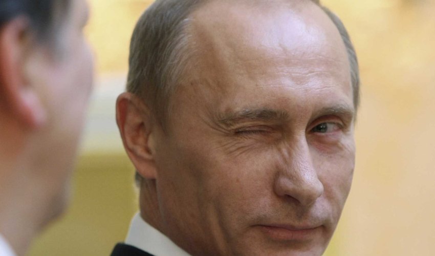Putin cuts his wage by 10% Putin cuts his wage by 10%