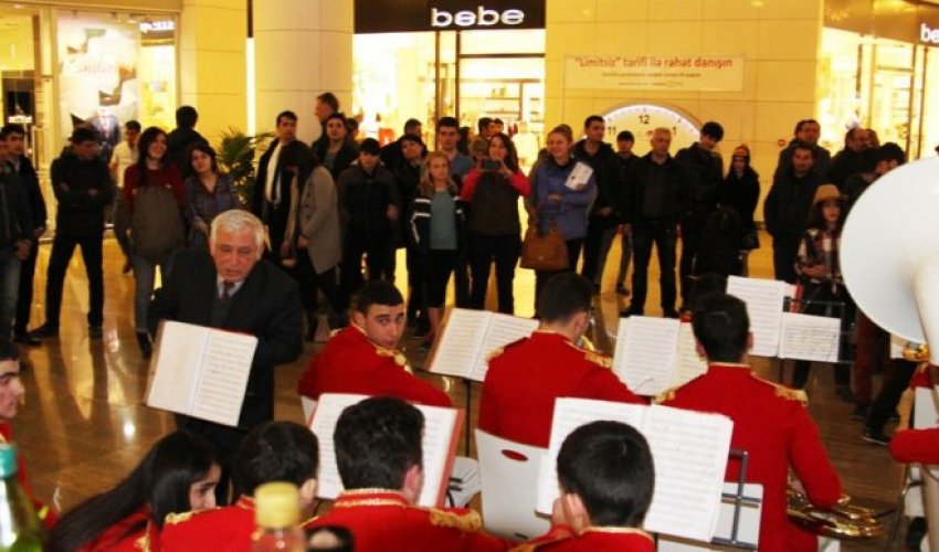 Azərbaycanlı qurmanlar üçün Amerika mətbəxi - FOTO+VİDEO