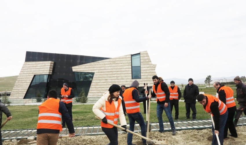 “Azərkosmos” ASC-nin Əsas Yerüstü Peyk İdarəetmə Mərkəzinin ərazisində ağacəkmə aksiyası