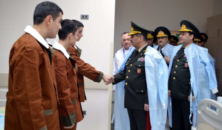 Zakir Həsənov Silahlı Qüvvələrin Baş Klinik Hospitalında olub - Fotolar Zakir Həsənov Silahlı Qüvvələrin Baş Klinik Hospitalında olub - Fotolar
