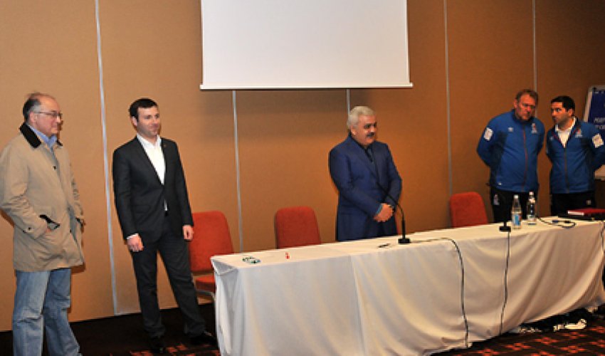 Rövnəq Abdullayevdən millimizə dəstək