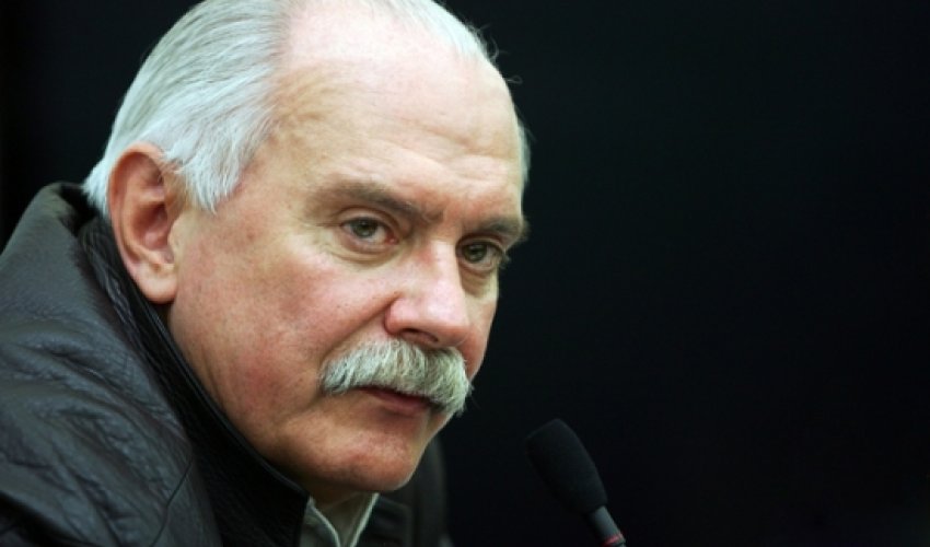 Nikita Mixalkov Bakıya gəlir