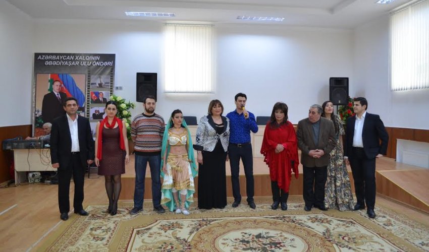 Musiqili Teatrın kollektivi Gənclərin Peşə Reabilitasiya Mərkəzində - Fotolar Musiqili Teatrın kollektivi Gənclərin Peşə Reabilitasiya Mərkəzində - Fotolar