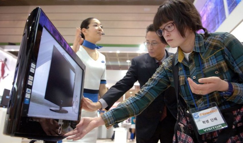 Samsung profit beats estimates with demand rising for its chips and displays
