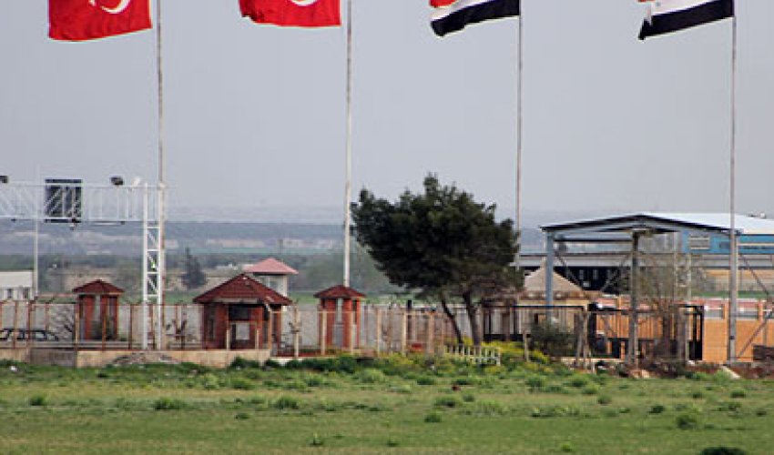 Turkey catches 10 foreign citizens trying to enter Syria Turkey catches 10 foreign citizens trying to enter Syria