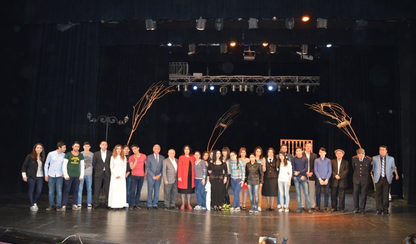 Gənc Tamaşaçılar Teatrında teatr – məktəb əlaqələri genişlənir...