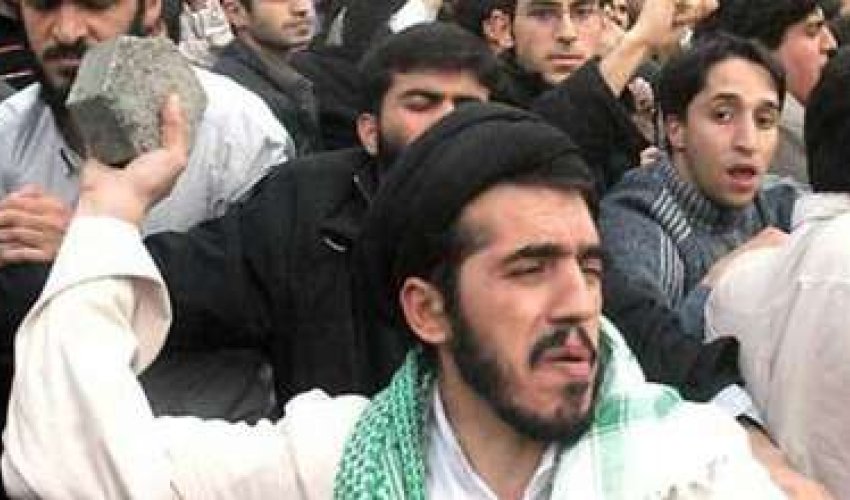 İranda tələbələr etiraz etdi