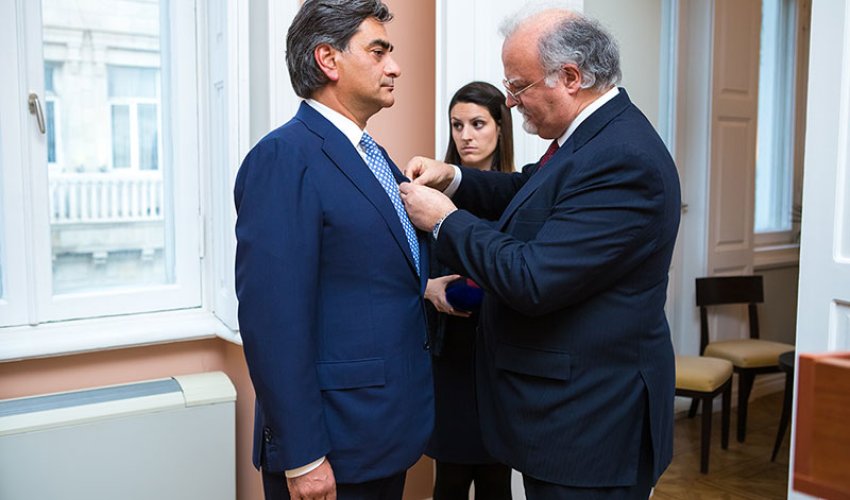 Unibank rəhbəri Fransanın ali mükafatına layiq görüldü - FOTO Unibank rəhbəri Fransanın ali mükafatına layiq görüldü - FOTO