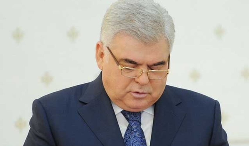 Ziya Məmmədov rəisi işdən çıxardı Ziya Məmmədov rəisi işdən çıxardı