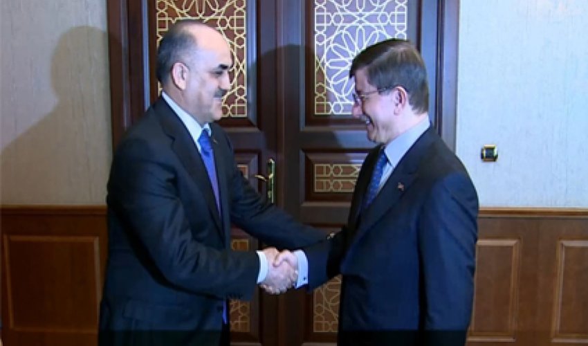 Azərbaycanlı nazir Davudoğlu ilə