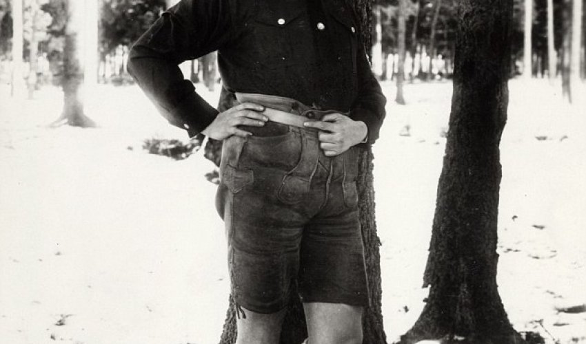 The embarrassing photographs of Adolf Hitler posing in lederhosen