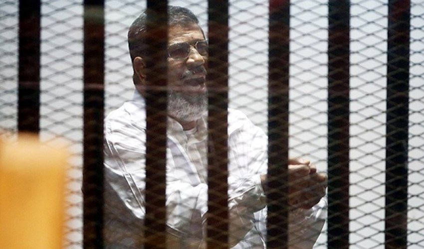 Mursiyə hökm oxundu