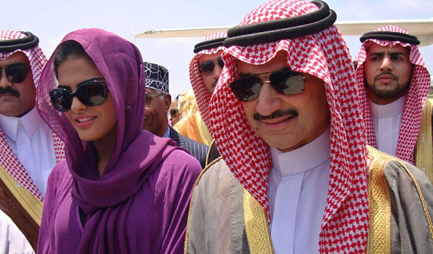 Saudi prince criticised for offering Bentleys to pilots bombing Yemen Saudi prince criticised for offering Bentleys to pilots bombing Yemen