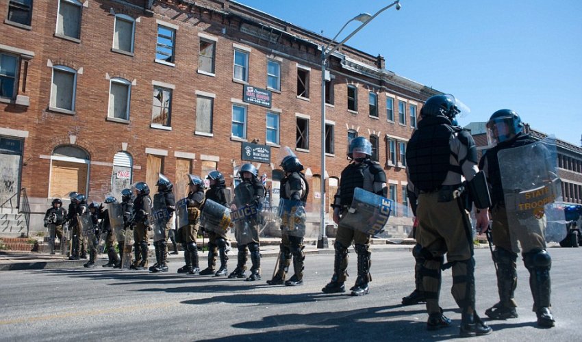 Thousands of cops gear up to enforce 10pm curfew across Baltimore