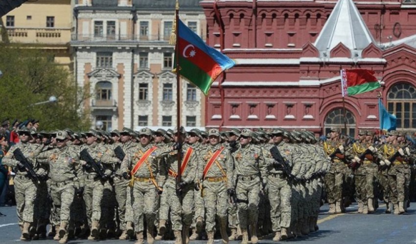 Azərbaycan hərbçiləri Moskva paradında - Fotolar