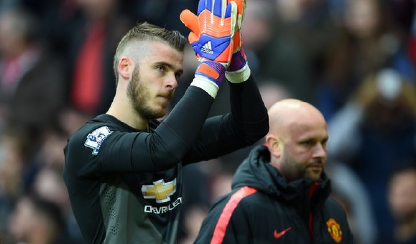 David De Gea has tough choice on Man Utd future - Louis van Gaal