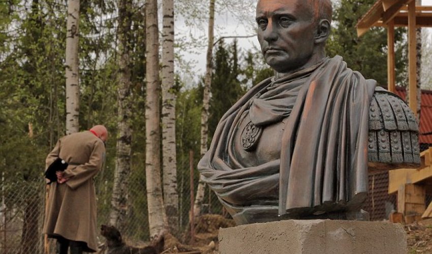 Cossacks unveil extraordinary bust of Russian leader as a Roman Caesar