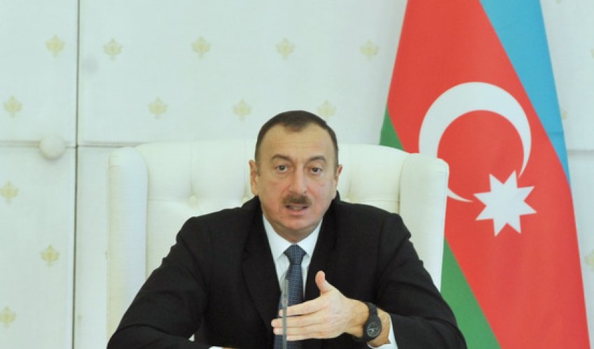 Prezident: “Binalardan tezliklə bu üzlüklər çıxarılsın”