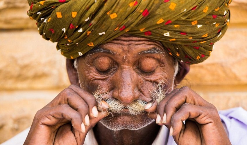 The captivating green eyes of Rajasthan The captivating green eyes of Rajasthan