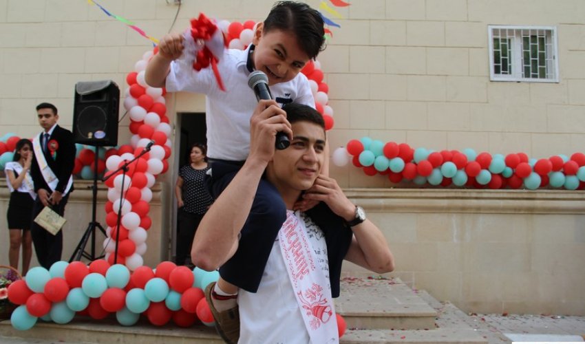 Müstəqil həyatın astanasında: Son zəng - FOTO+VİDEO