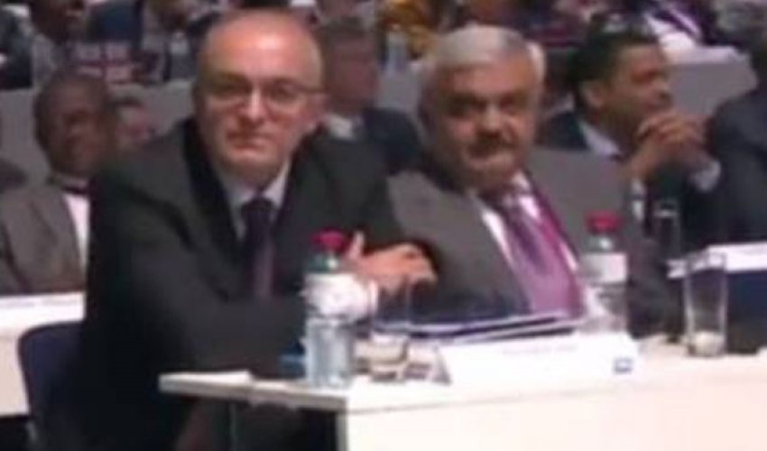 Rövnəq Abdullayev səs verdi