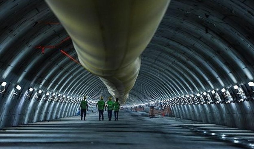 В Стамбуле достраивают огромный тоннель В Стамбуле достраивают огромный тоннель