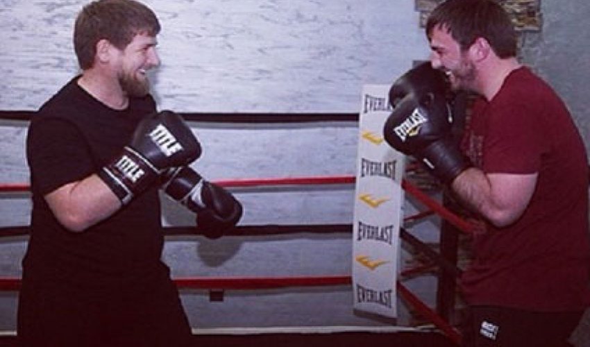 Kadırovu döyüb qabırğasını sındırdılar