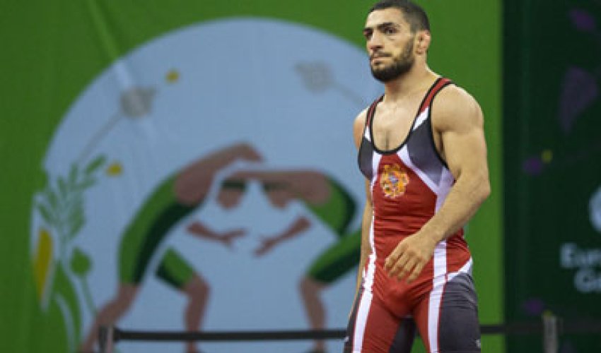 Armenian Arutyunyan heckled as misses wrestling gold