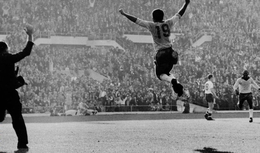 Two-time Brazilian World Cup-winning midfielder dies at 82