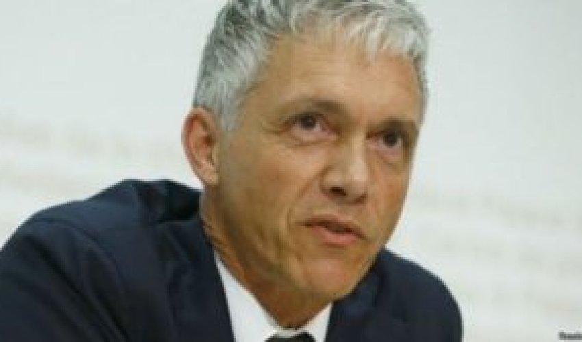 İsveçrə bankları şübhəli hesabları açıqlayır