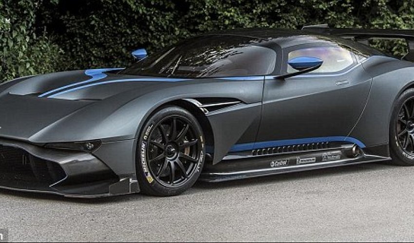 Aston Martin reveals $2.3m hi-tech 'Vulcan' hypercar Aston Martin reveals $2.3m hi-tech 'Vulcan' hypercar