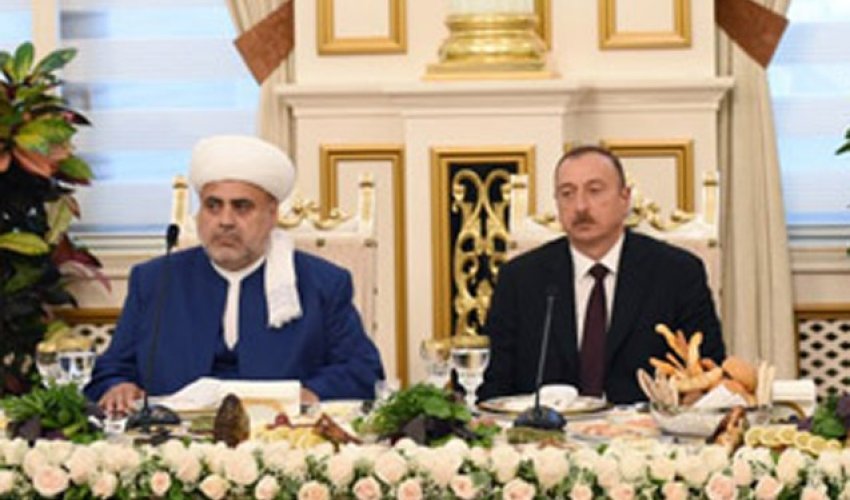 İlham Əliyev iftar süfrəsində İlham Əliyev iftar süfrəsində
