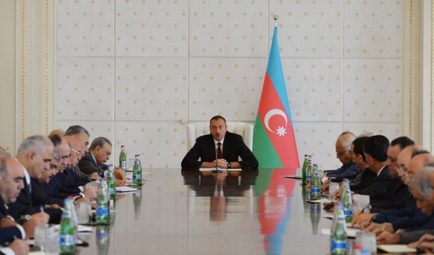 İlham Əliyev: “Bölgələrdə elə qiymət qoyurlar ki, heç adam oraya getmək istəmir”
