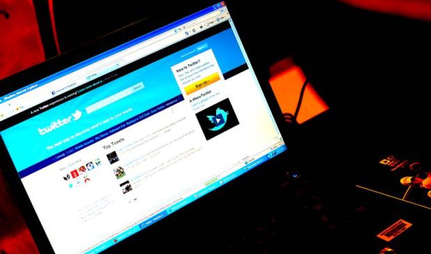 Twitter custom backgrounds removed, forcing users to stare at blinding white wallpaper Twitter custom backgrounds removed, forcing users to stare at blinding white wallpaper