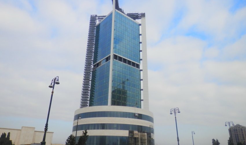 Azerbaijan state oil fund's assets fell 5% in first half of 2015