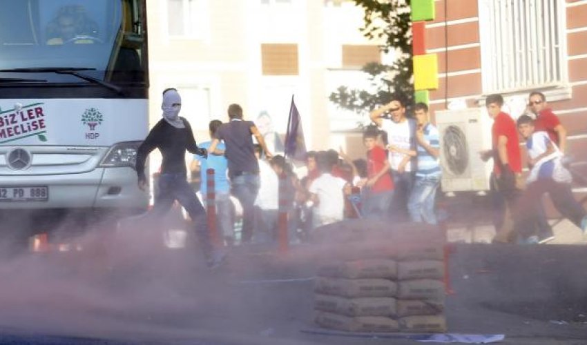 Three Turkish soldiers killed as PKK steps up attacks after air strikes