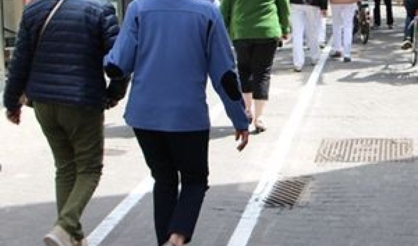 Telefon insanların yerişini dəyişdirir Telefon insanların yerişini dəyişdirir